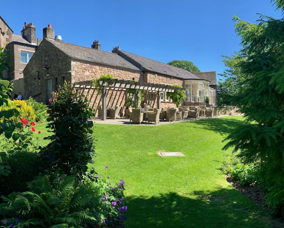 The Shireburn Arms Hotel Clitheroe Bagian luar foto