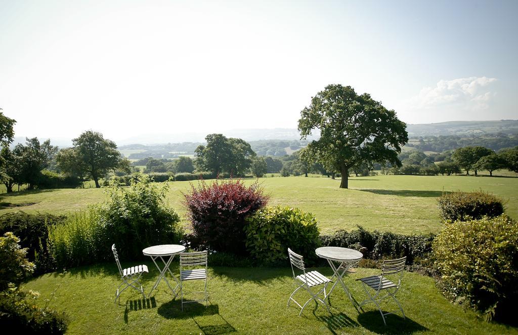 The Shireburn Arms Hotel Clitheroe Bagian luar foto